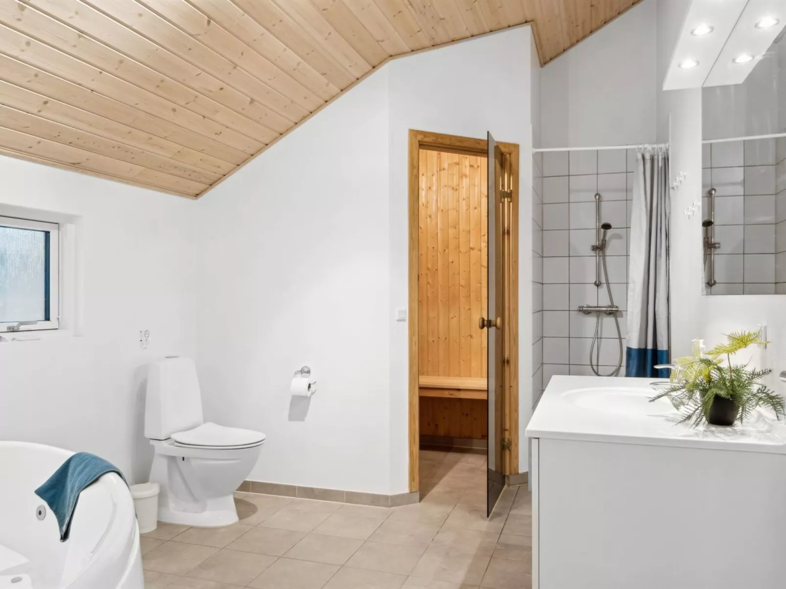 "Judit" - 225m from the sea-Inside