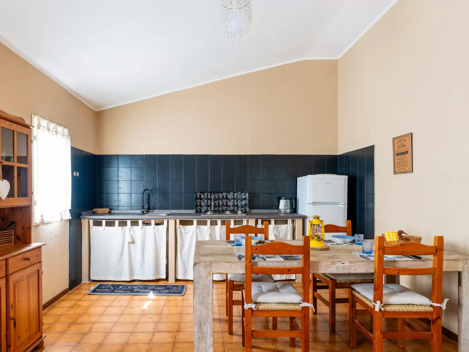 Gravel's House-Inside