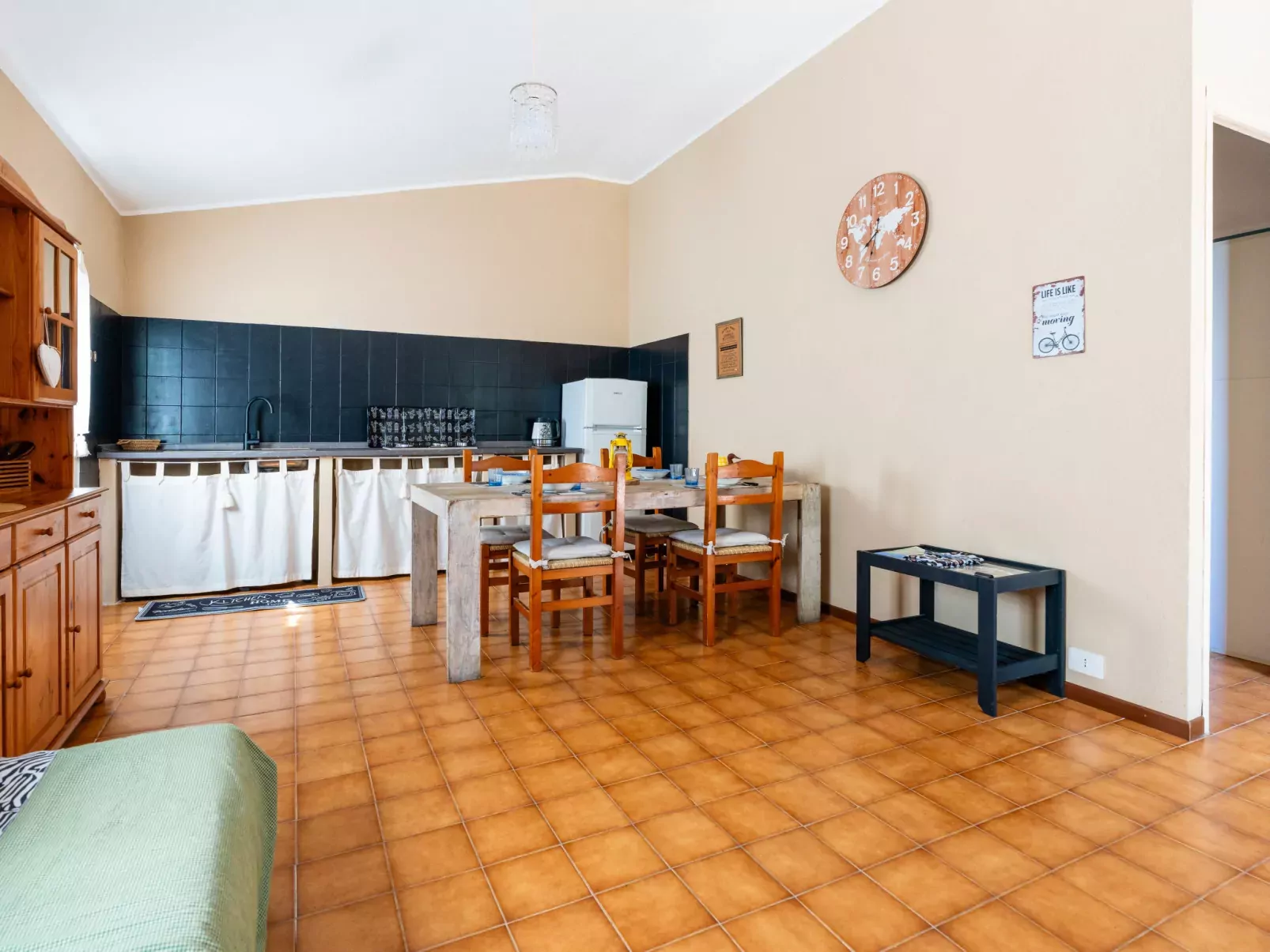 Gravel's House-Inside