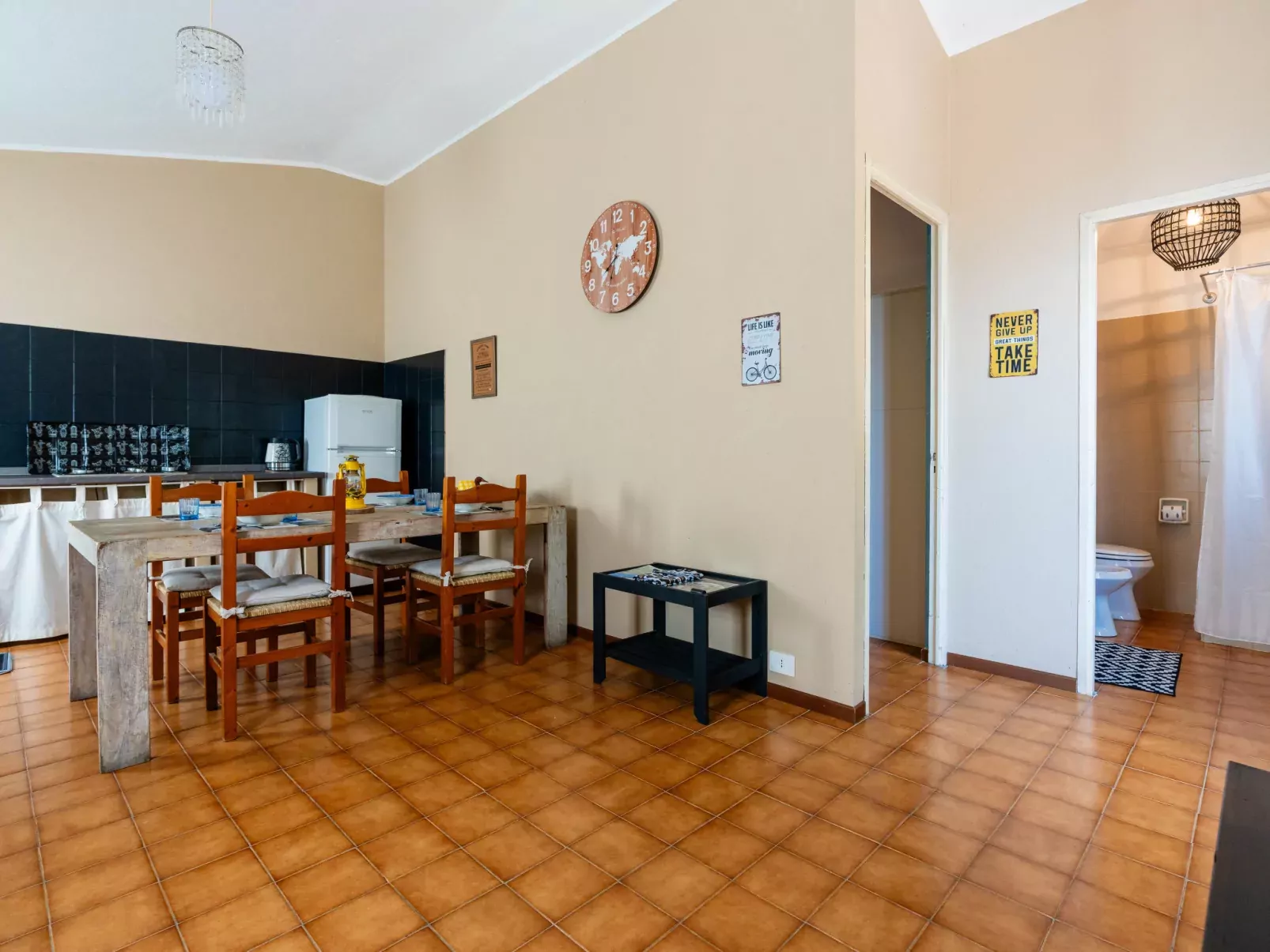 Gravel's House-Inside