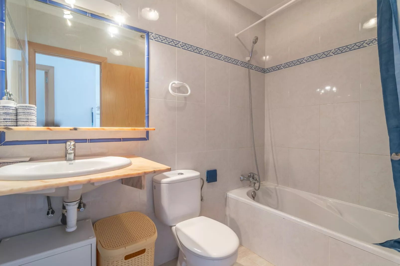 Saray- Son Alma-Bathroom