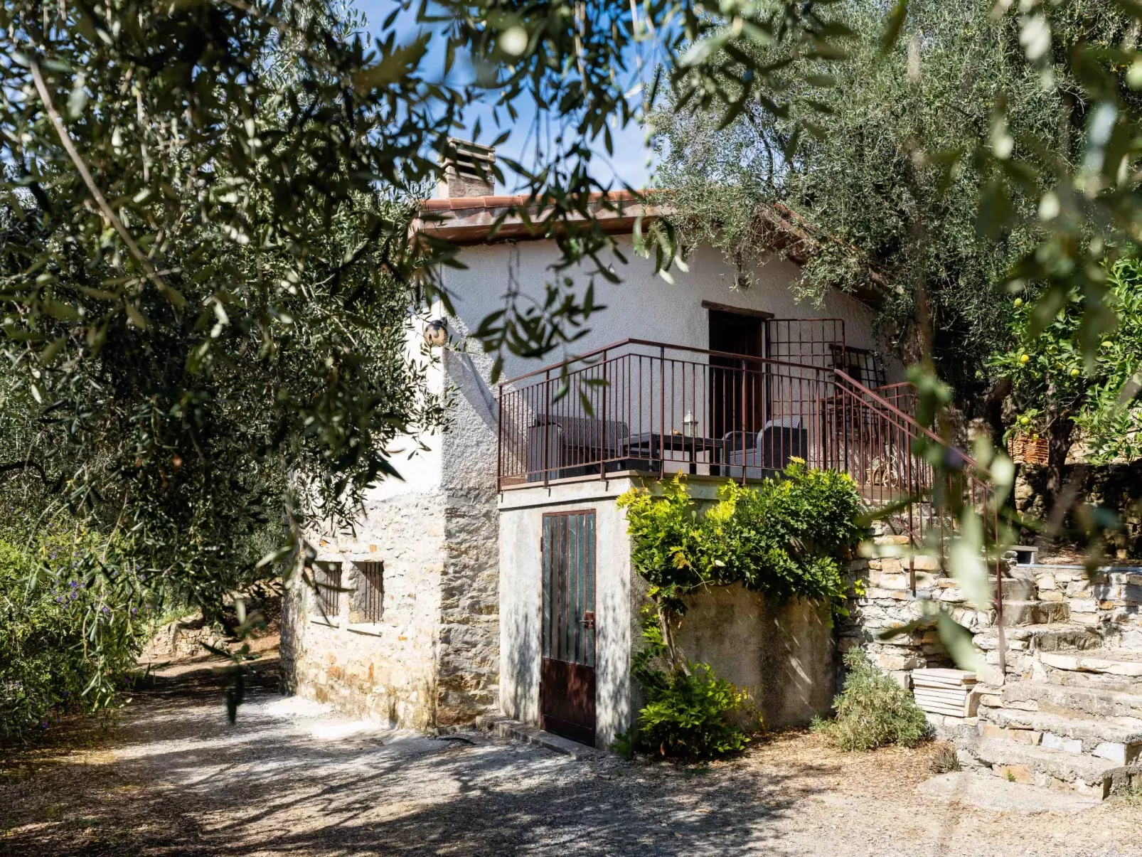 Gravel's House-Outside