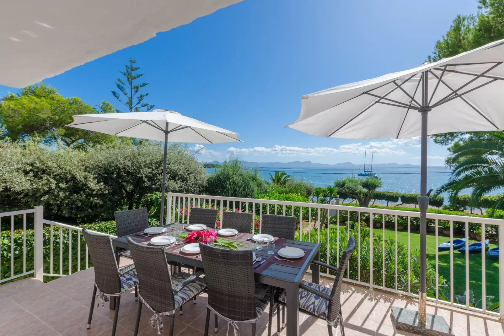 Golf-Terrace balcony
