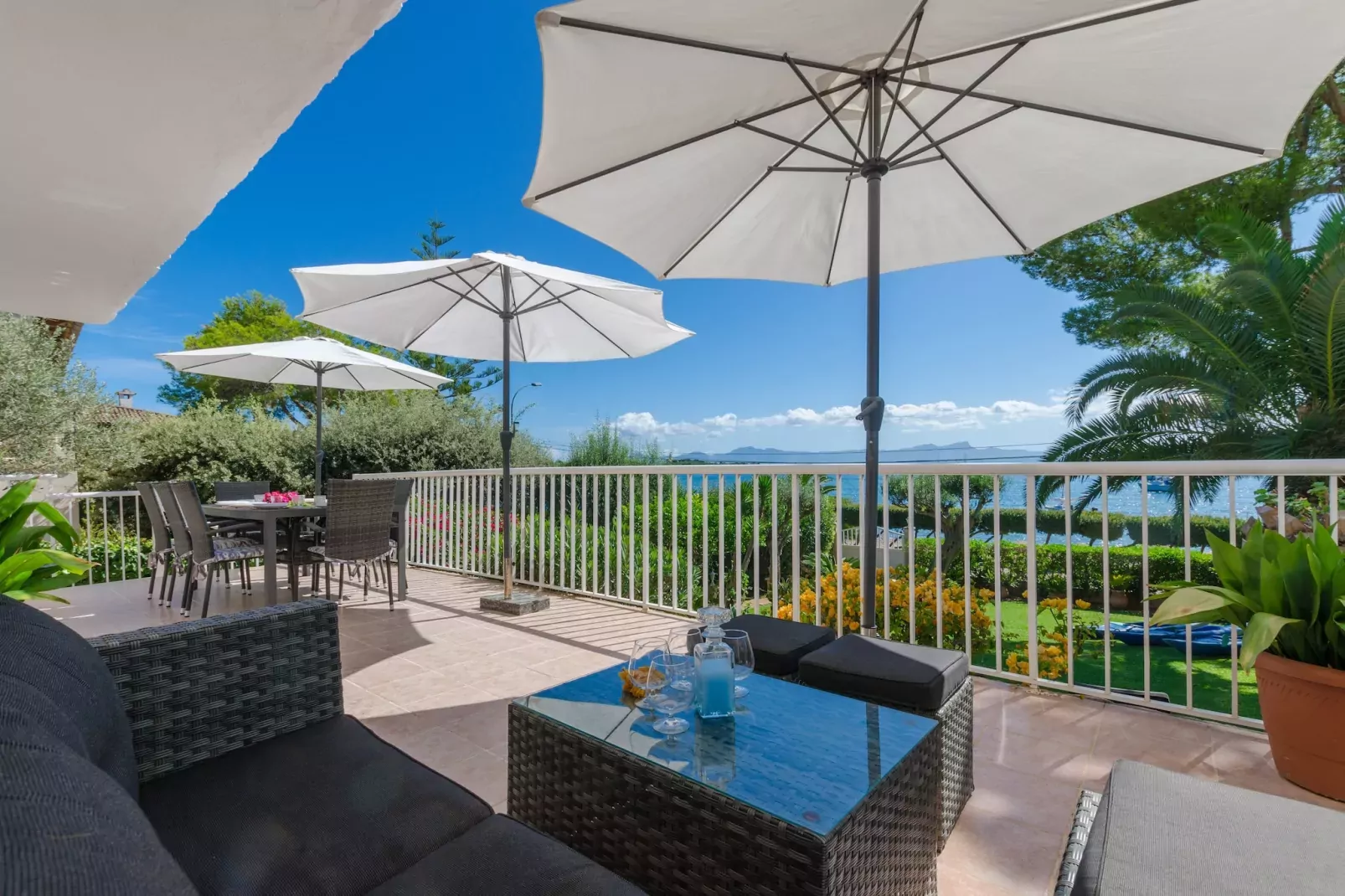 Golf-Terrace balcony