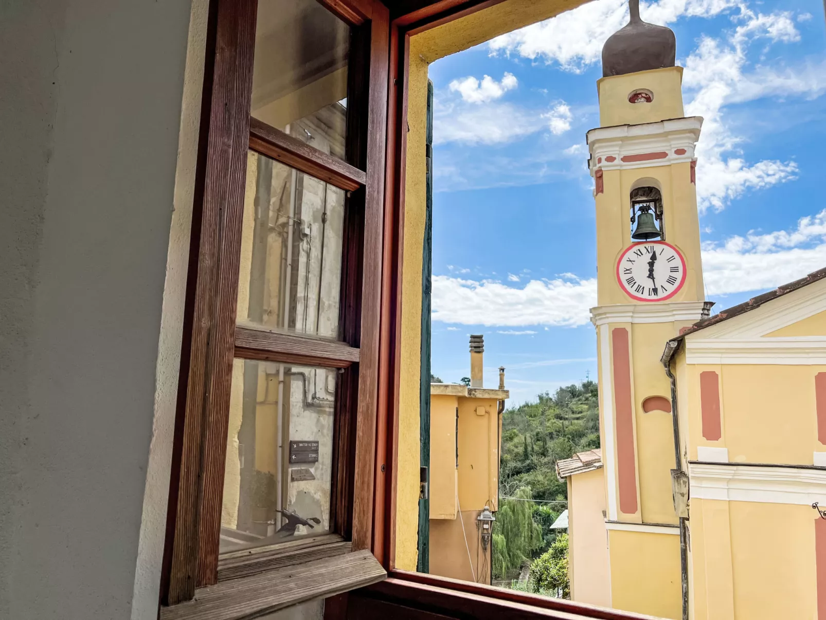 Casa dei Nani-Outside