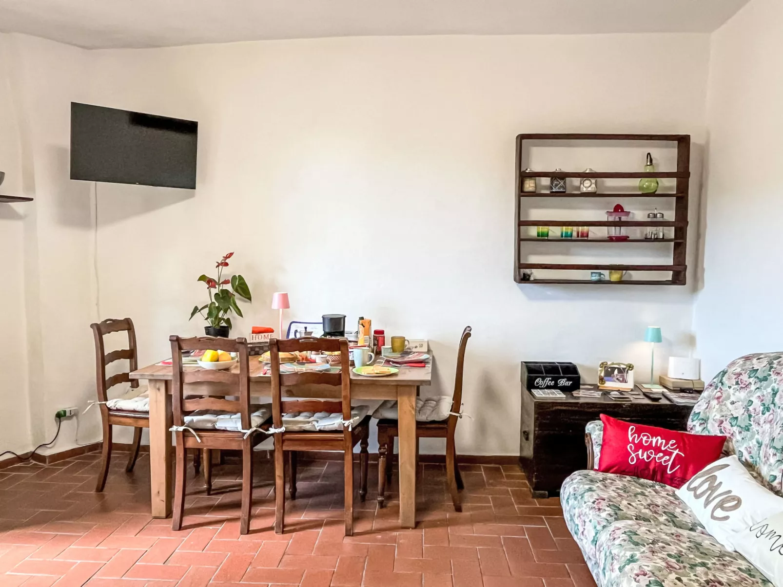 Casa dei Nani-Inside