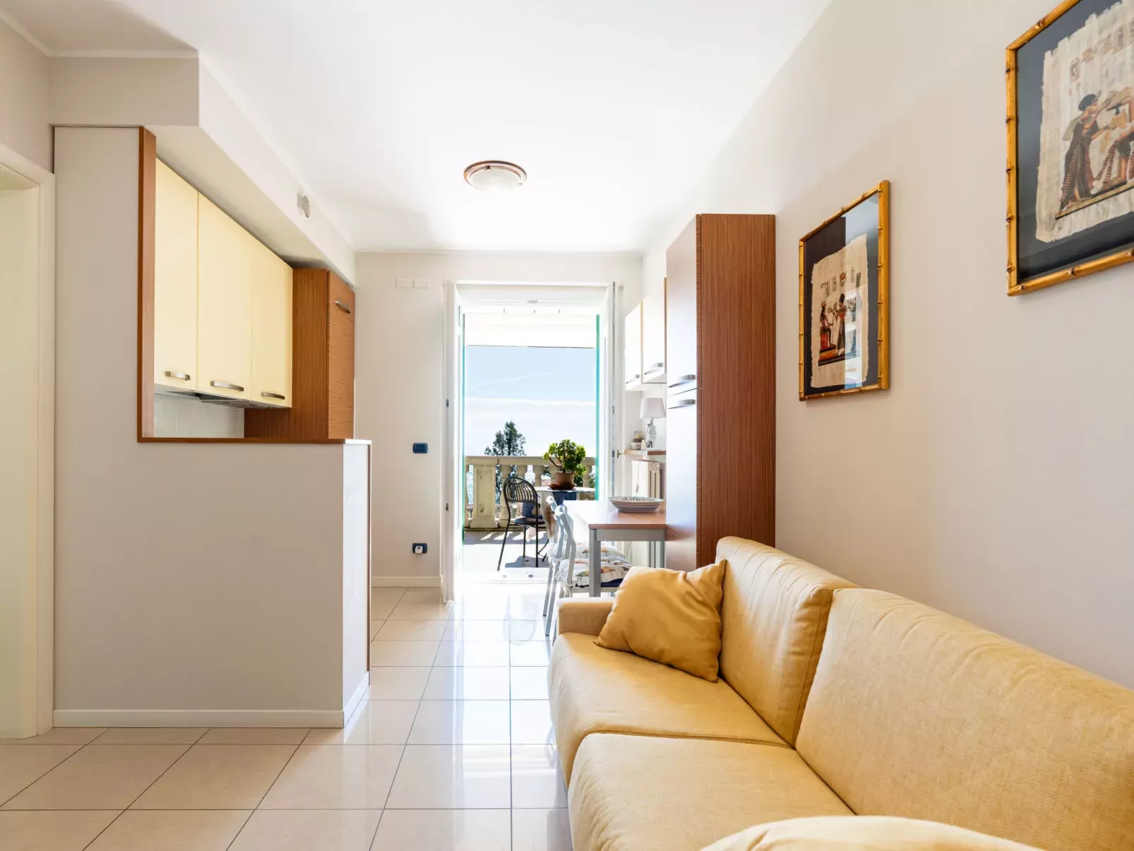 Casa al mare con bella vista-Inside