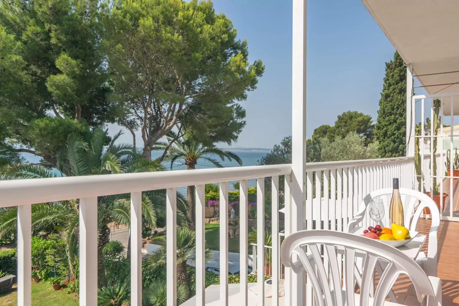 Golf-Terrace balcony
