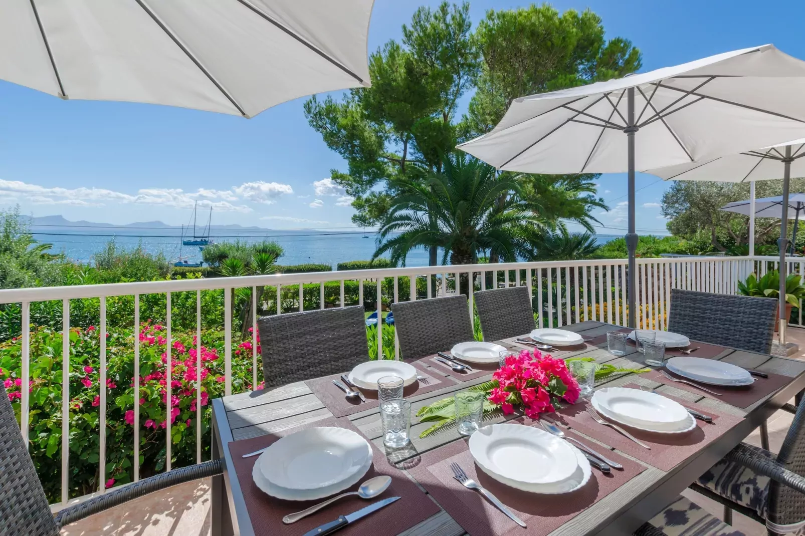 Golf-Terrace balcony