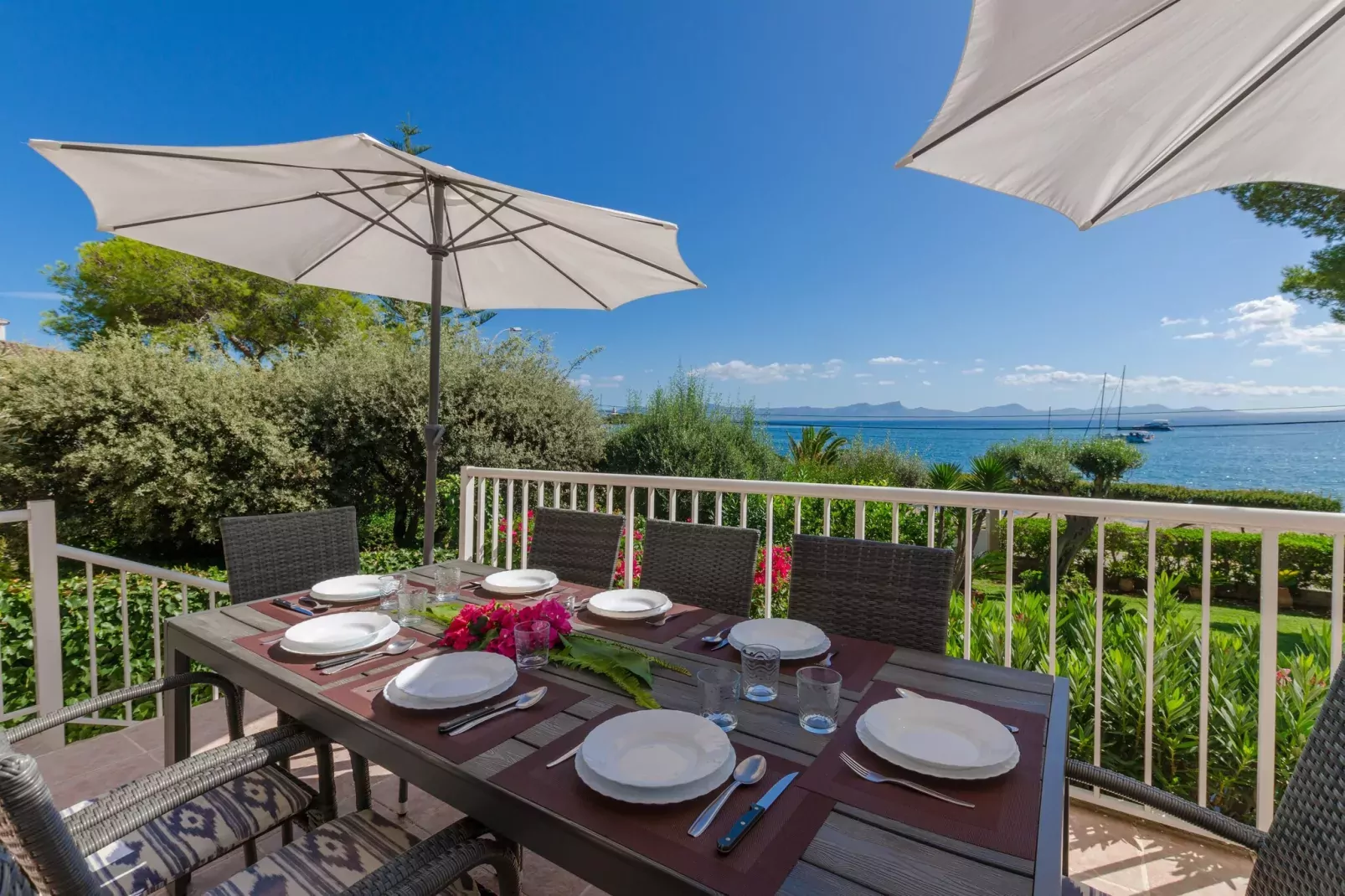 Golf-Terrace balcony