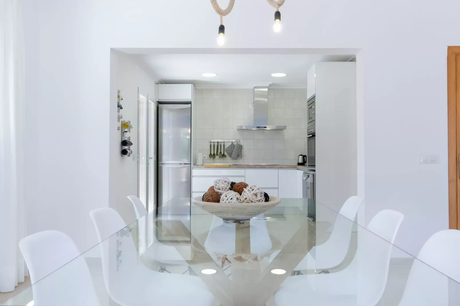 Dones D'aigua 11-Dining room