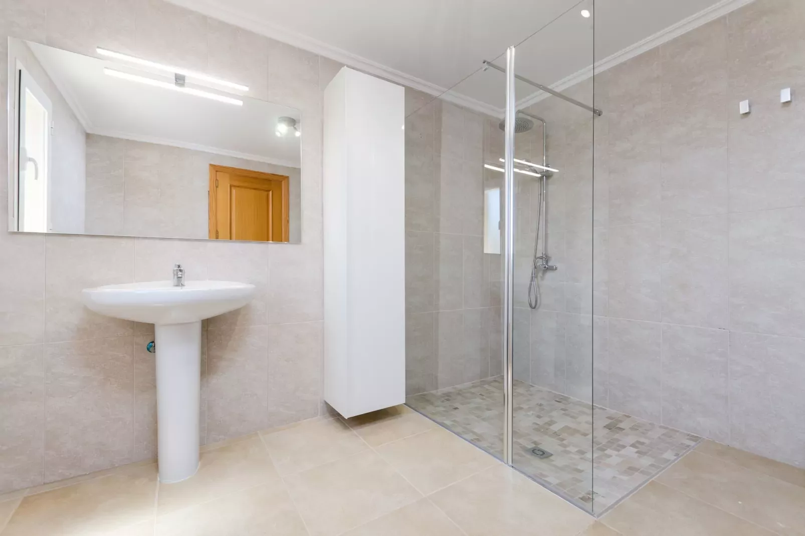 Dones D'aigua 11-Bathroom