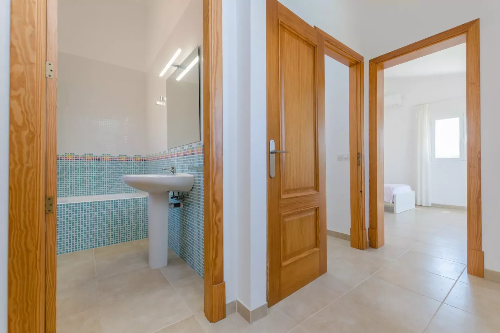 Dones D'aigua 11-Bathroom