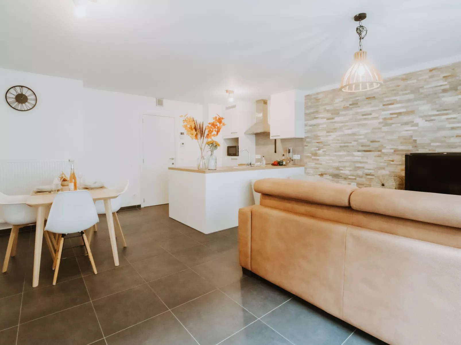 Oasi with parking and terrace-Inside