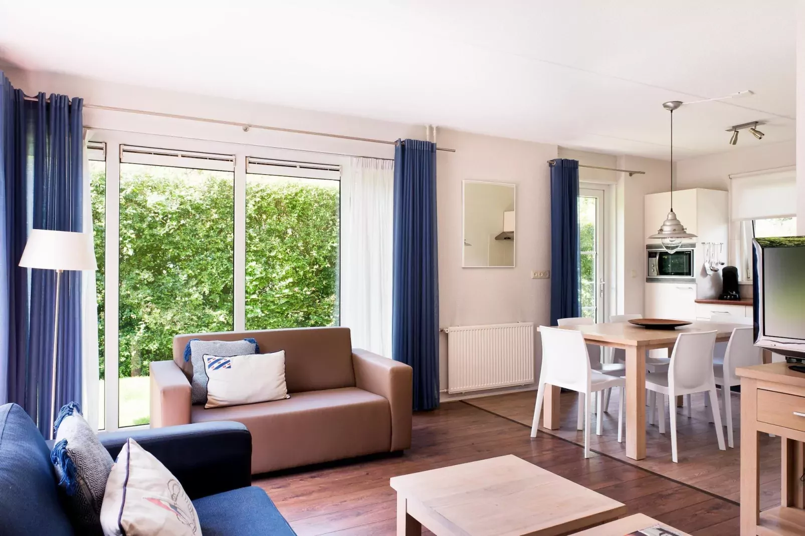 Skip Wellness de luxe met sauna-Wohnzimmer