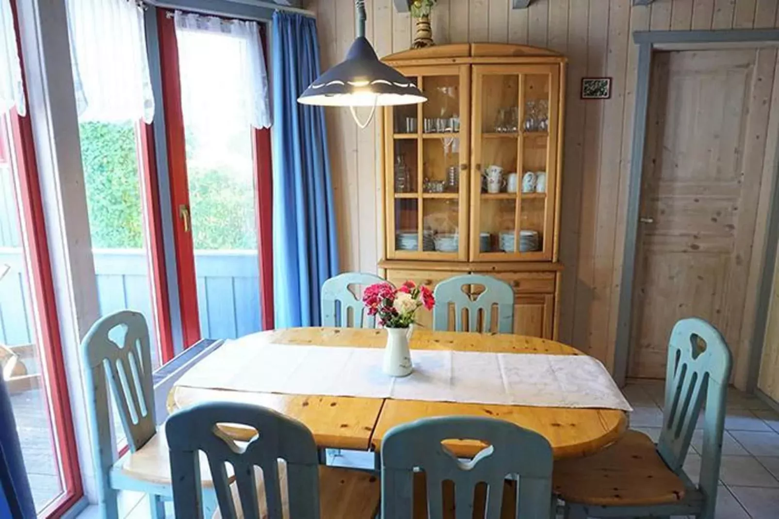 FH Wildgans Comfort mit Sauna & Kaminofen 81 qm 182-Dining room
