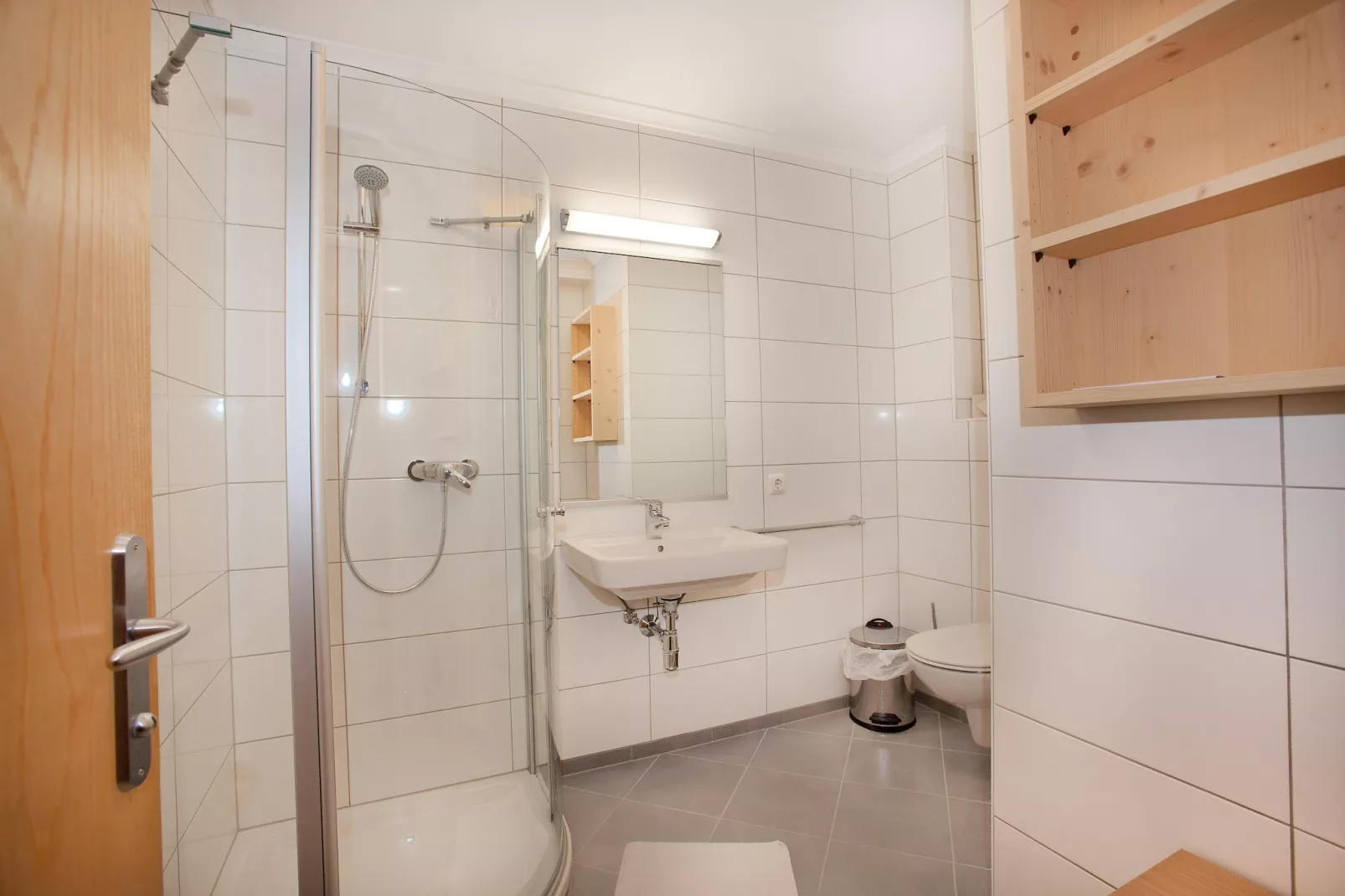 Kirchstubn- Top 2 und Top 3 - große Wohnung-Bathroom