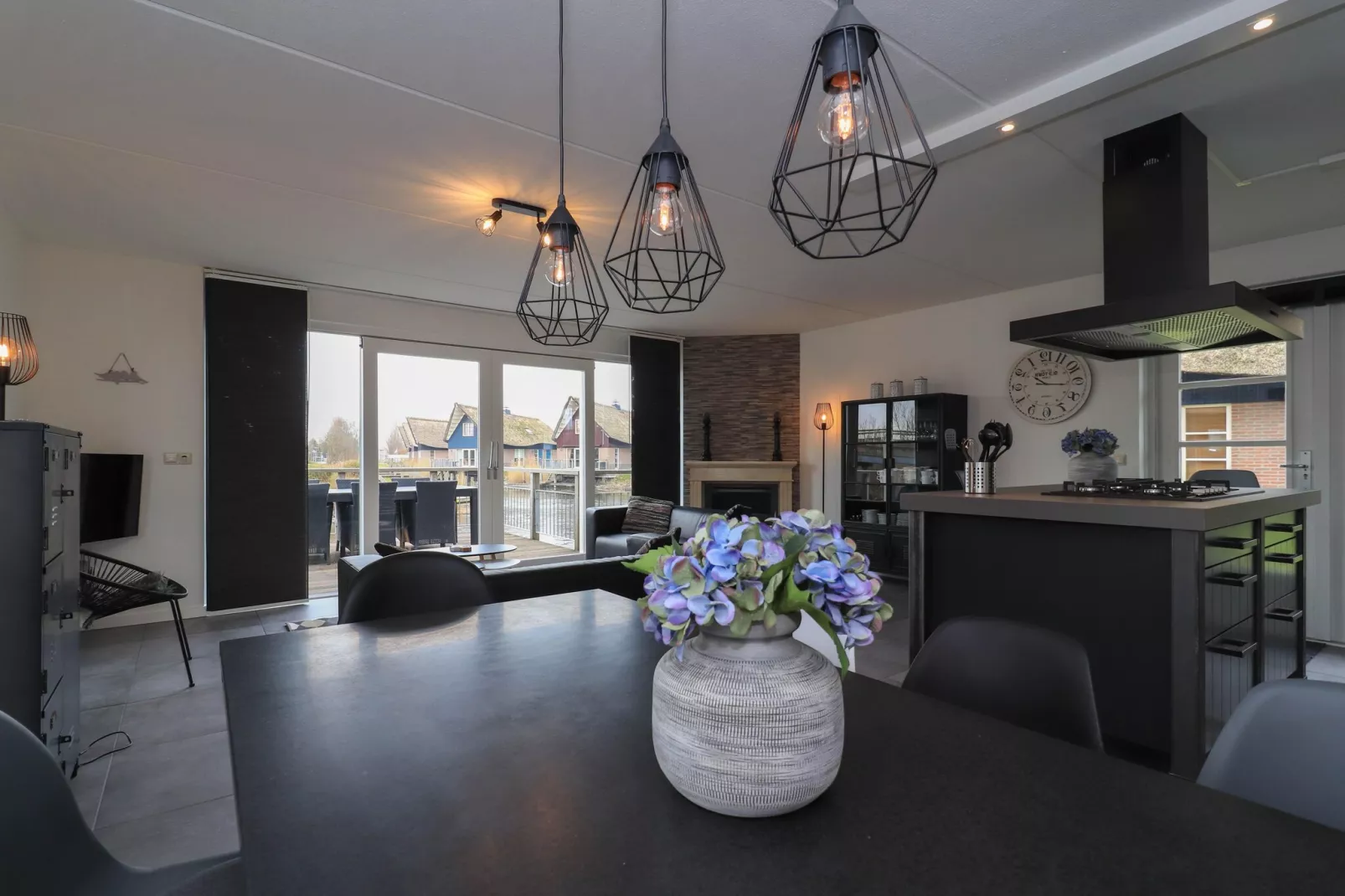Beach Resort Makkum 36-Salon