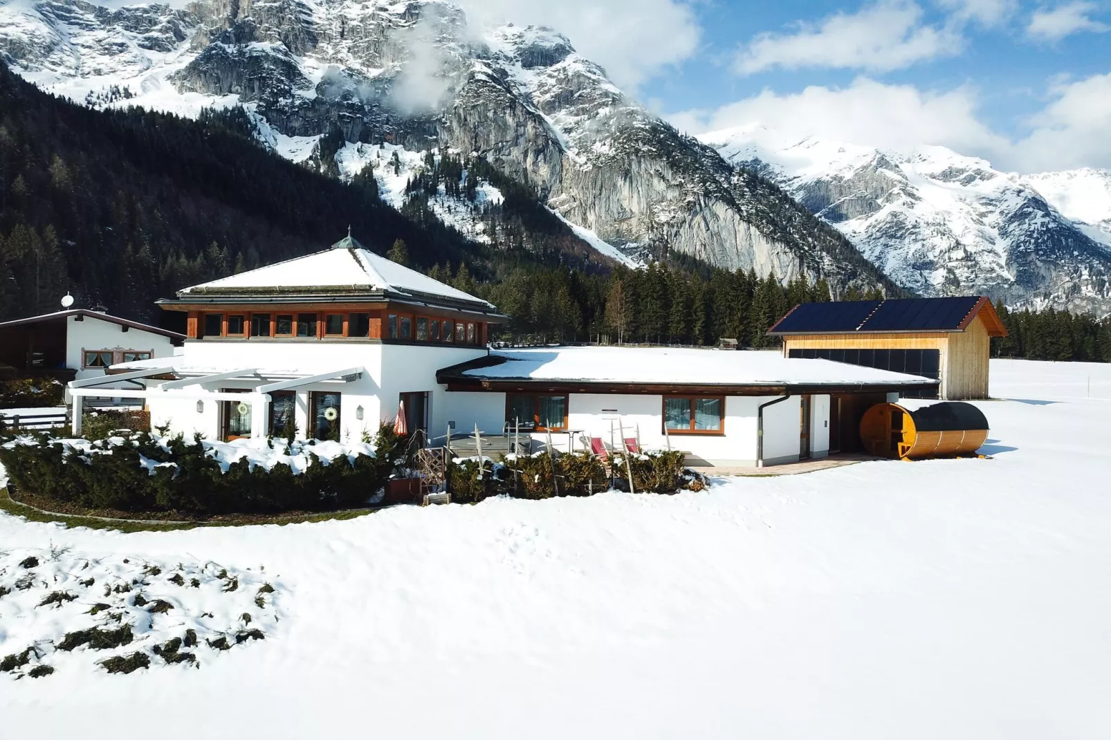 Lehner Schlössl-Exterior winter