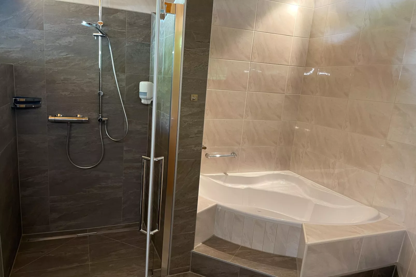 Lehner Schlössl-Bathroom