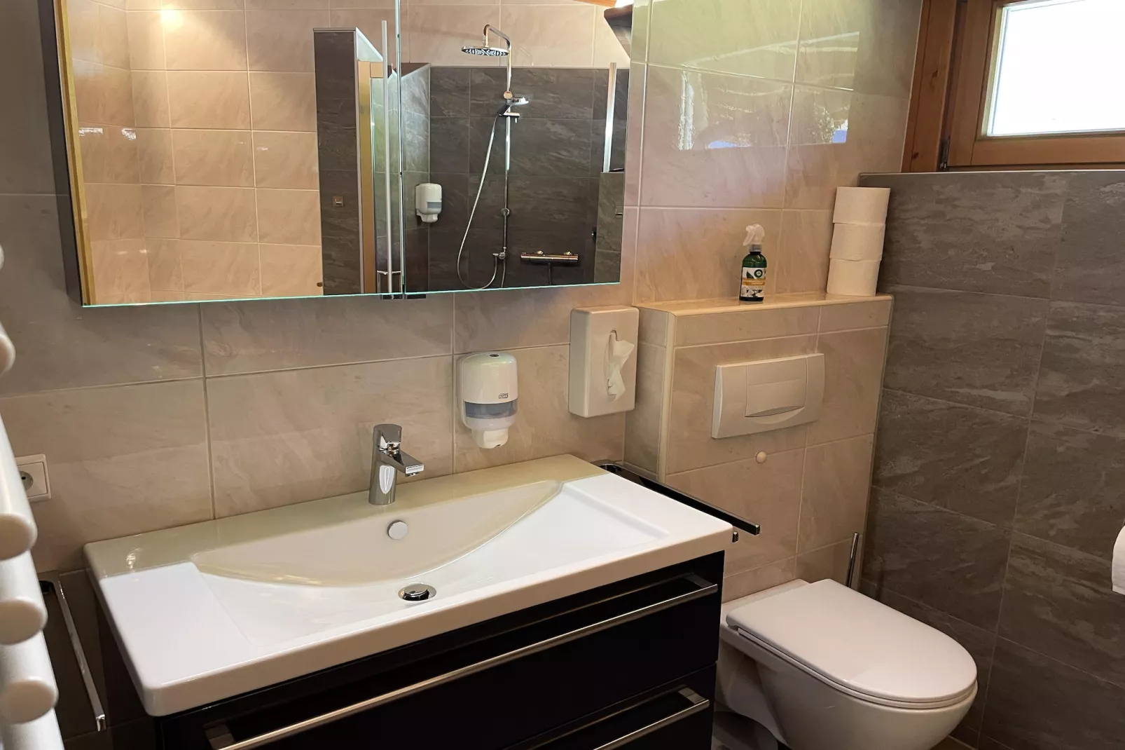 Lehner Schlössl-Bathroom
