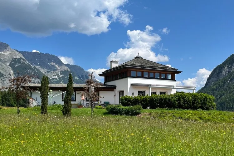 Lehner Schlössl-Exterior summer