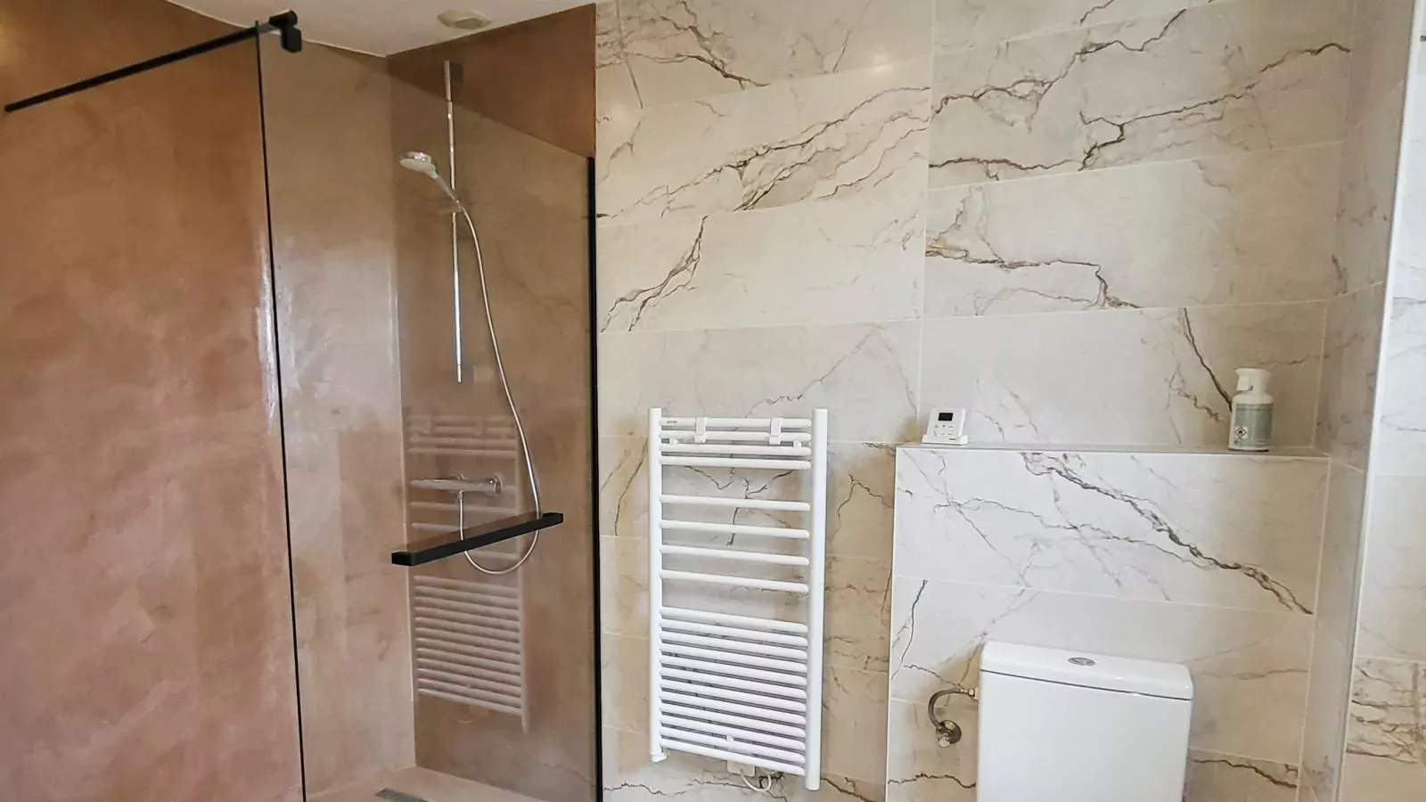 Les Burons-Bathroom