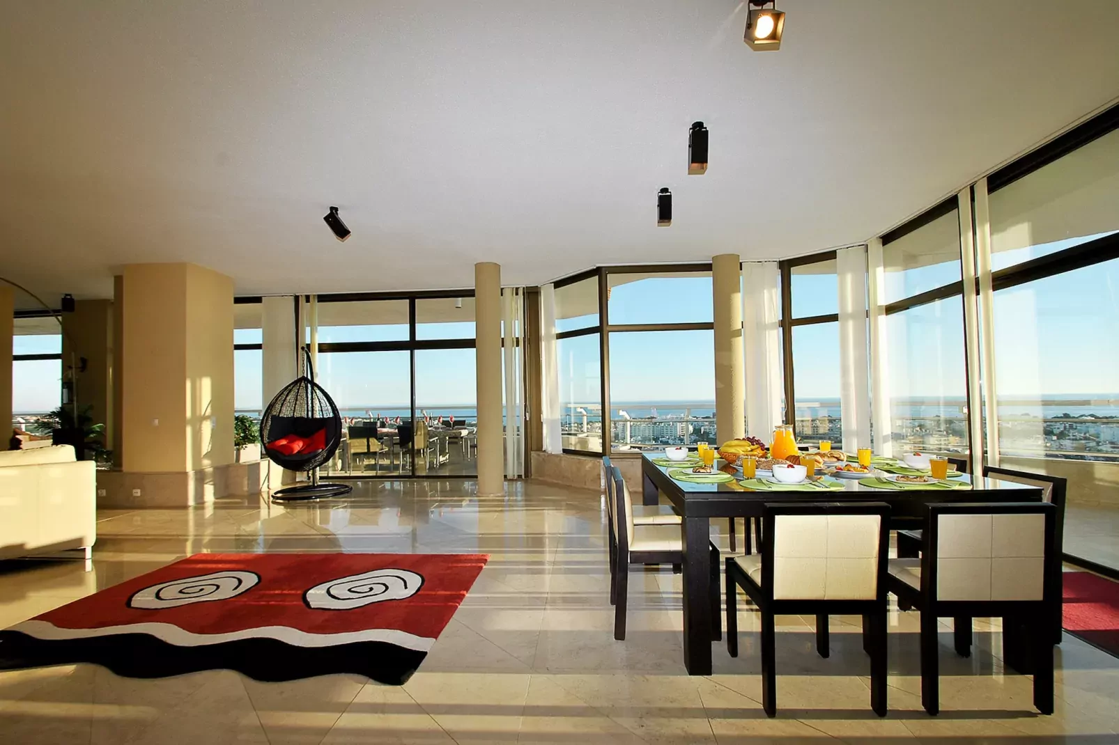 Penthouse Miami-Dining room
