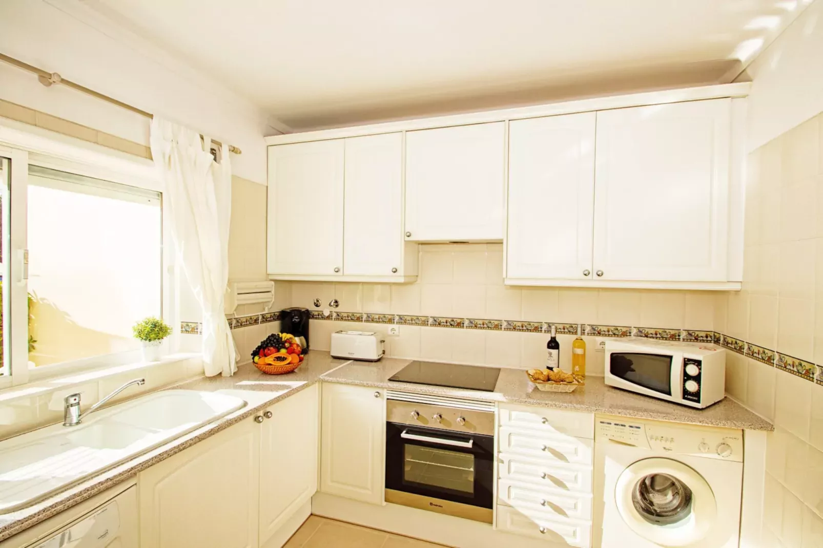 Townhouse Moreton-Kitchen