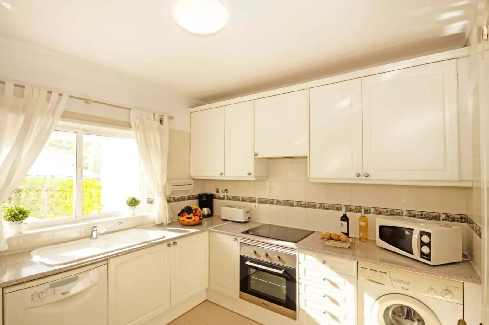 Townhouse Moreton-Kitchen