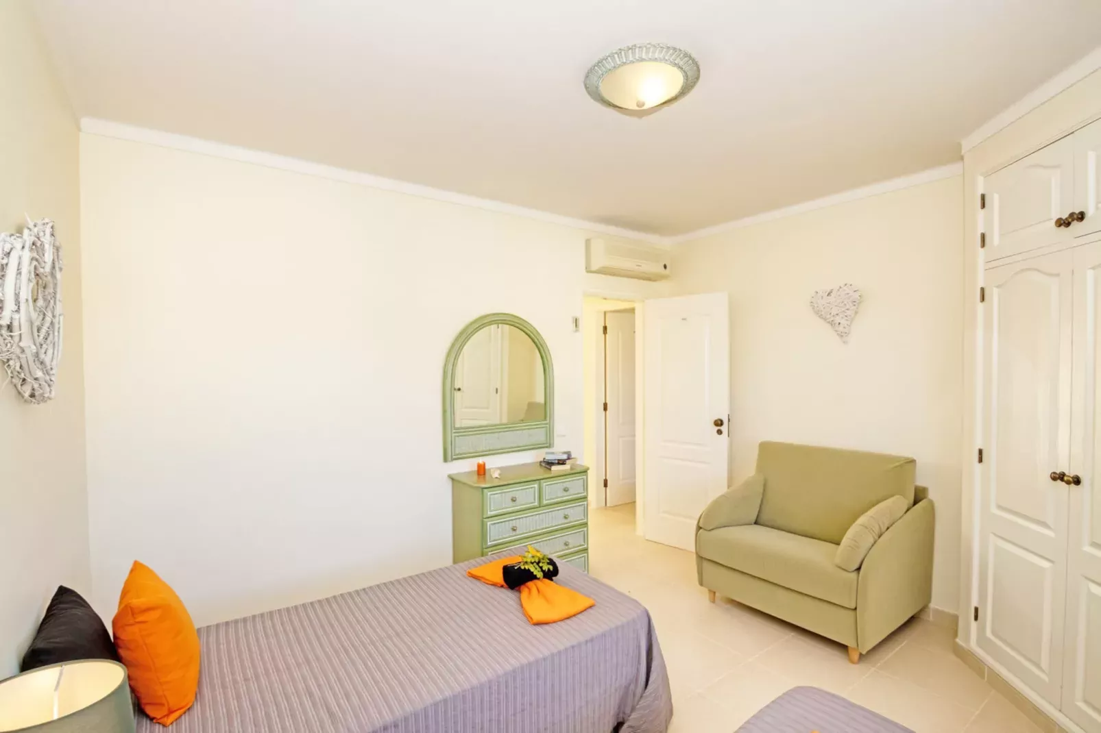 Townhouse Moreton-Bedroom