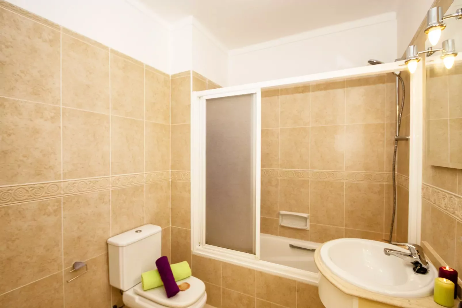 Townhouse Moreton-Bathroom