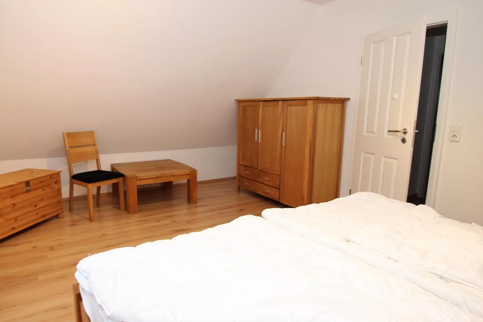 Großes Ferienhaus in einer Feriensiedlung-Bedroom