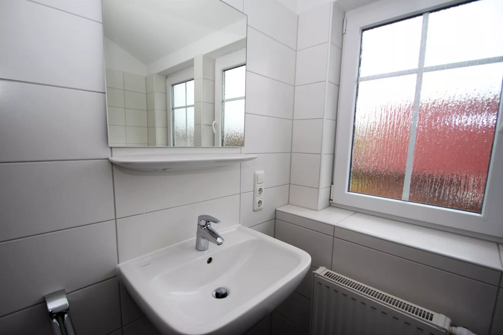 Großes Ferienhaus in einer Feriensiedlung-Bathroom