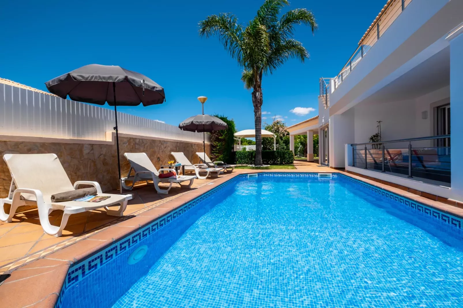Villa Laguna-Exterior summer