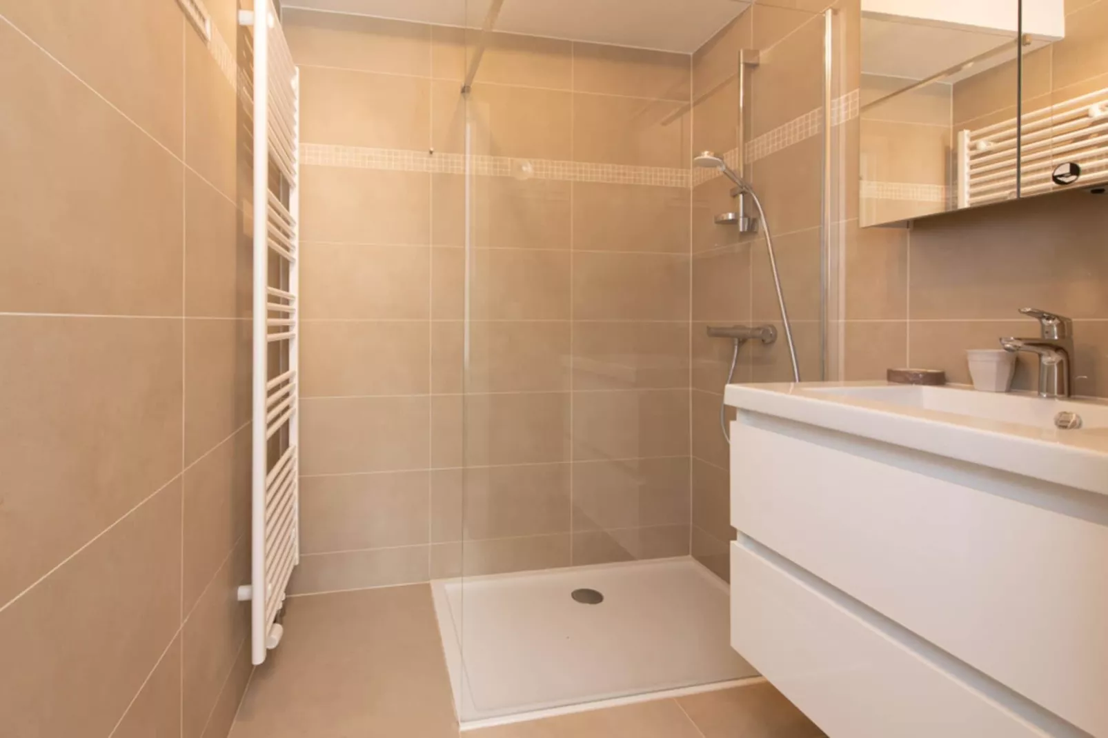 Caprice 0001-Bathroom