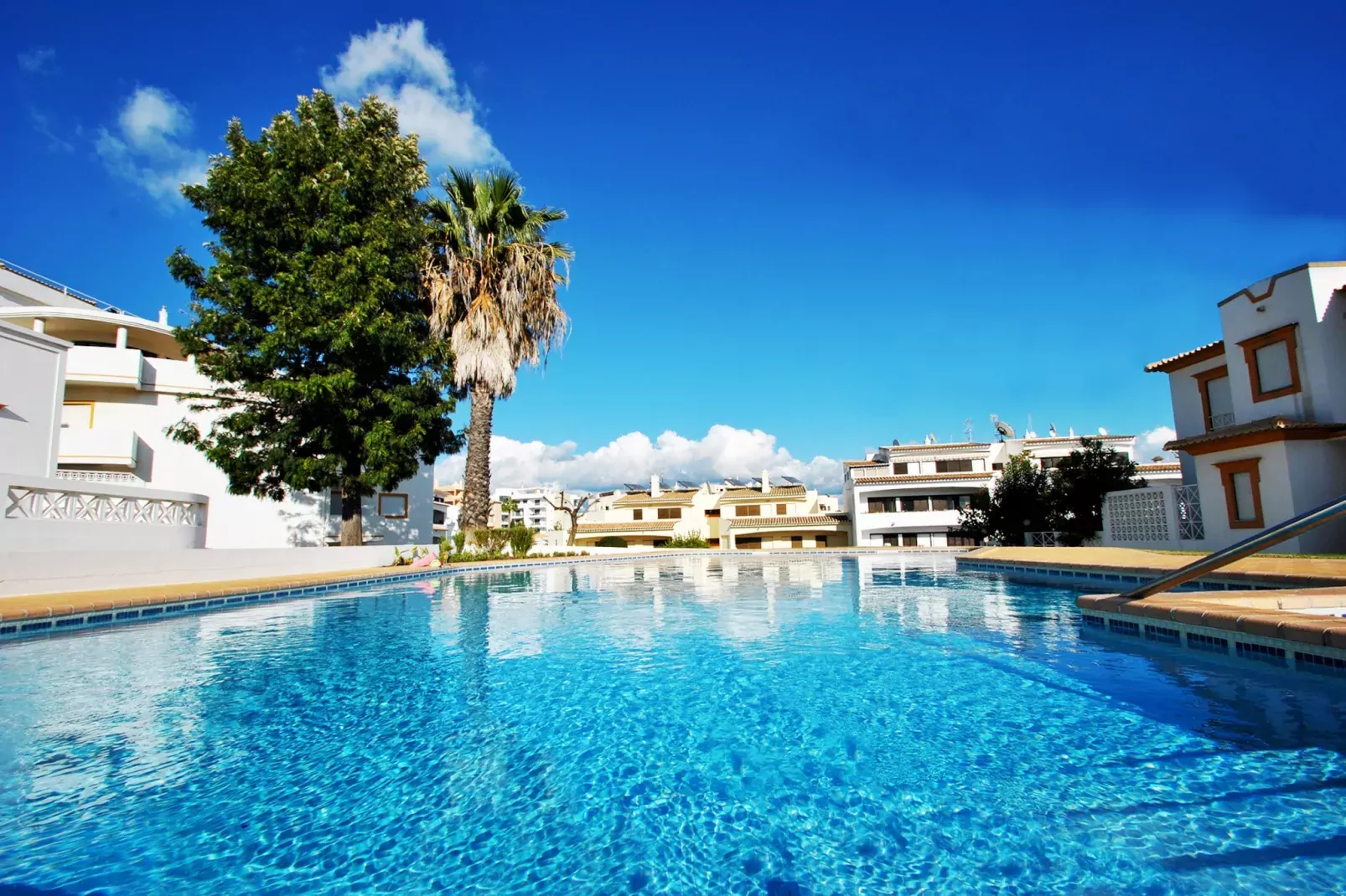 Apartment Jamaica-Exterior summer