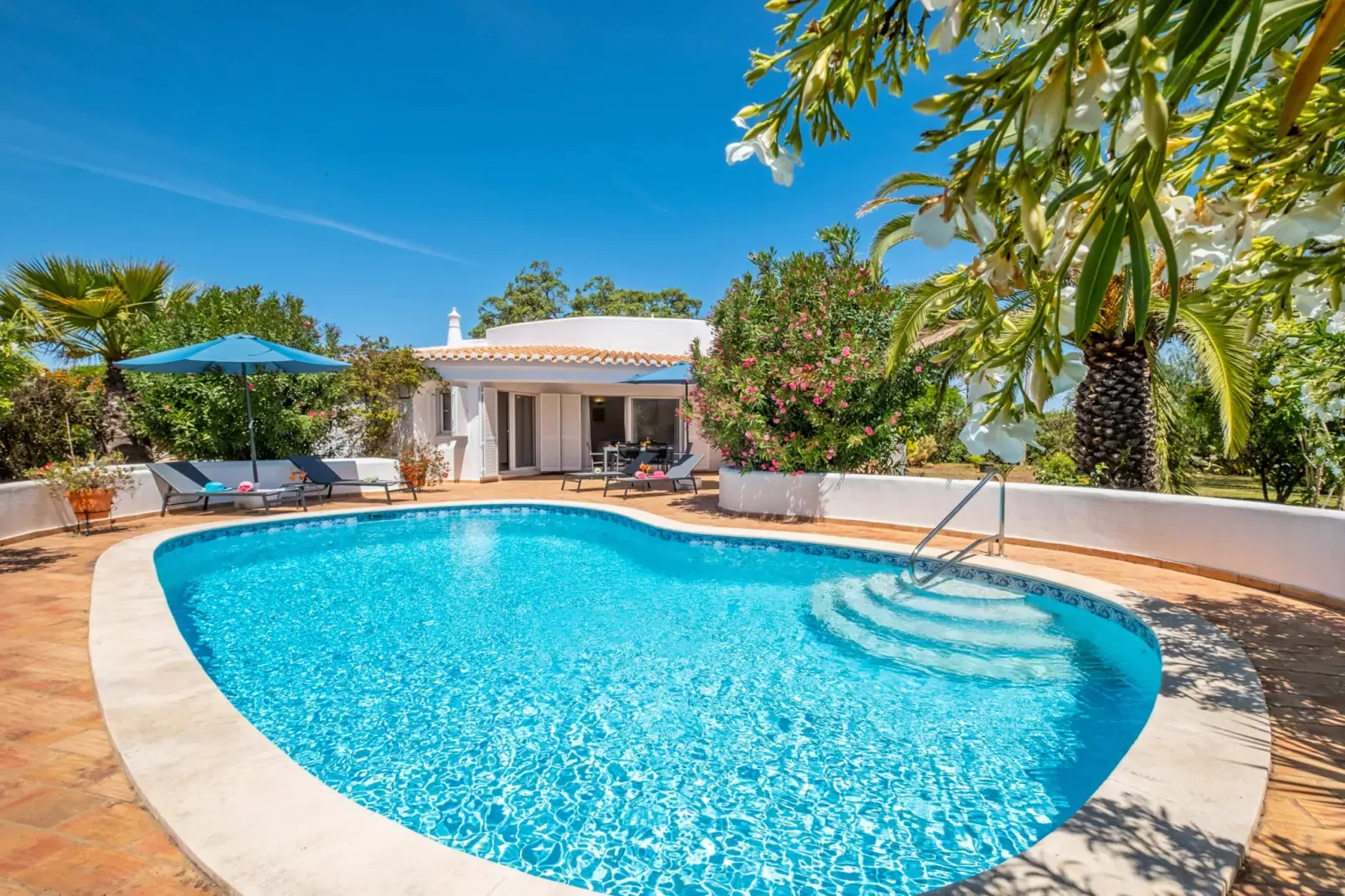 Villa Sunshine-Exterior summer