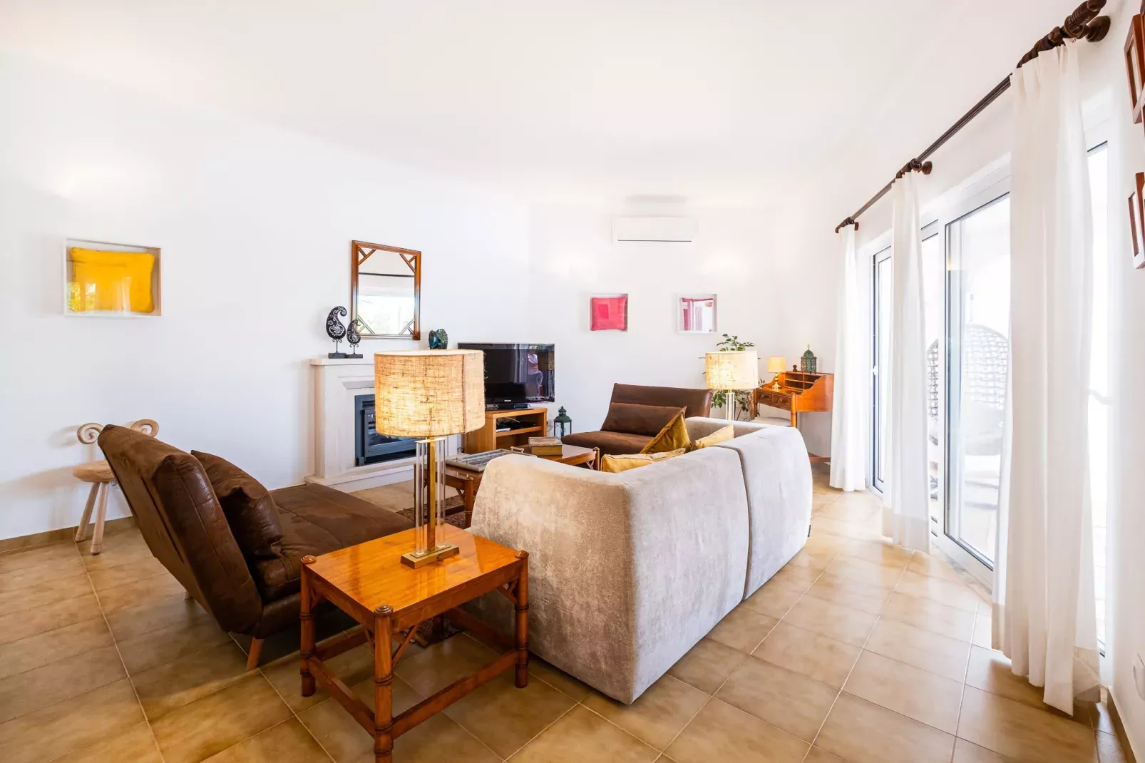 Villa Sunshine-Living room
