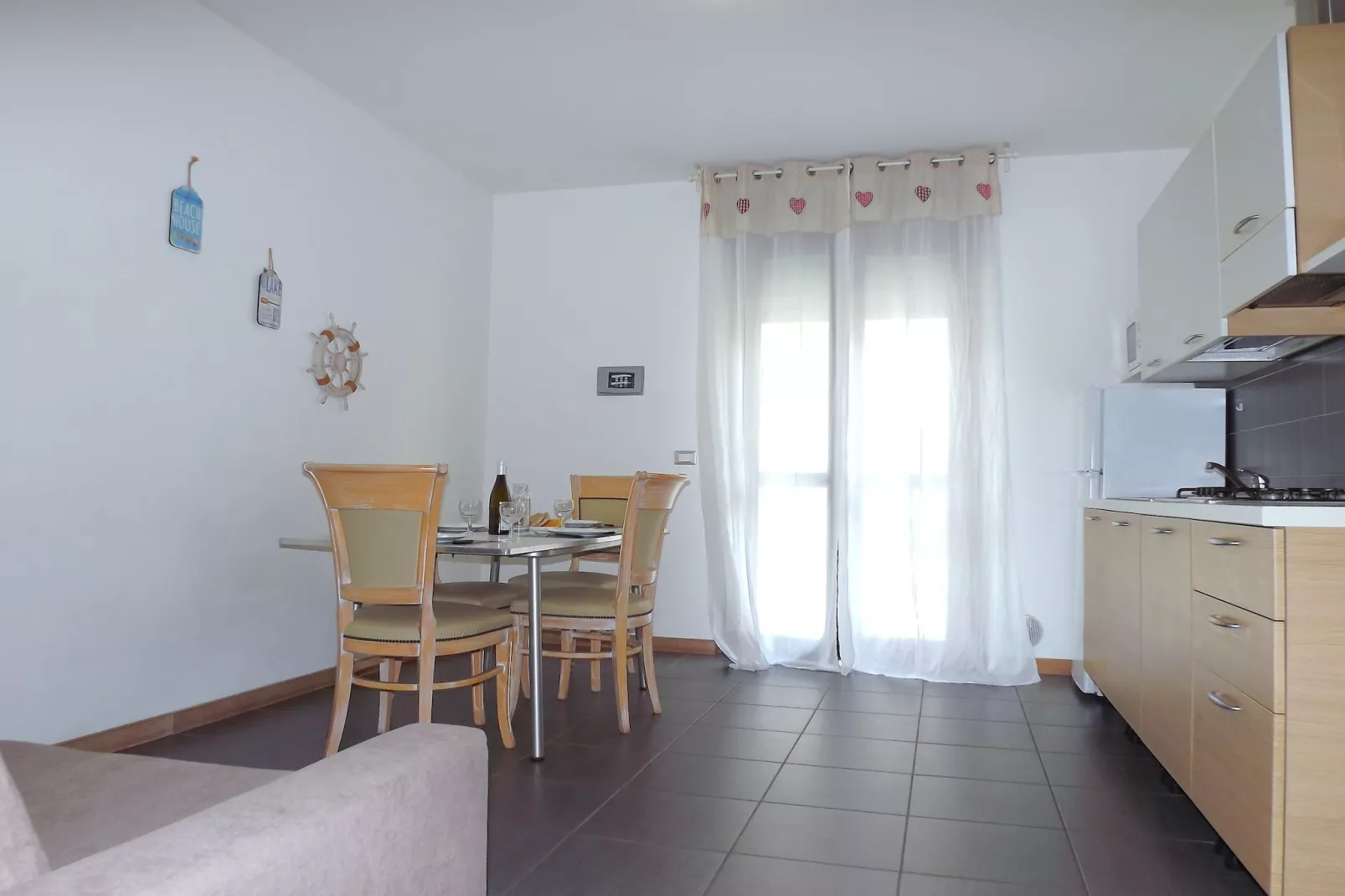Bilo 4 pax-Living room