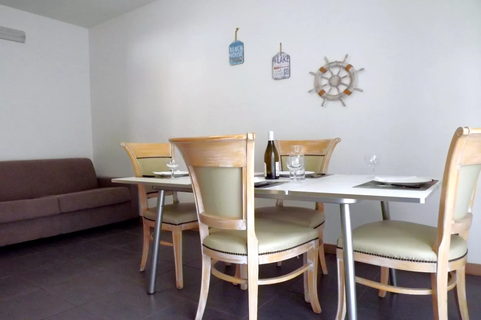 Bilo 4 pax-Living room