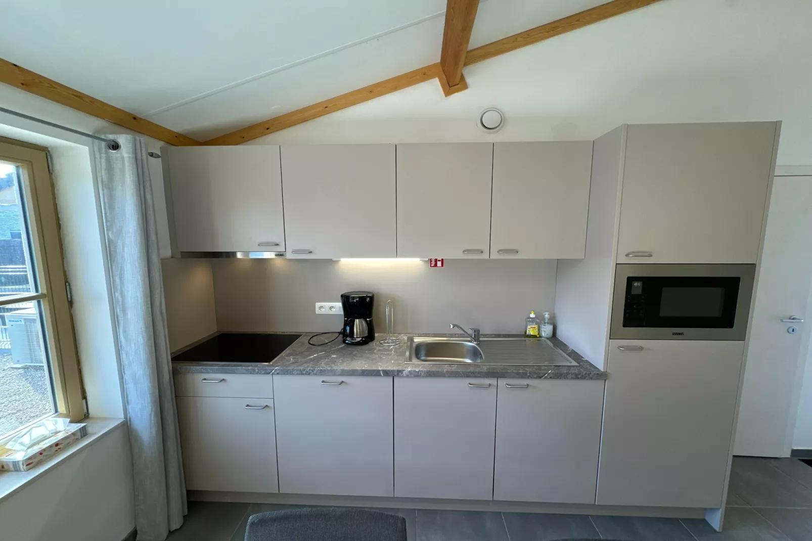 WH2 / 9-Kitchen