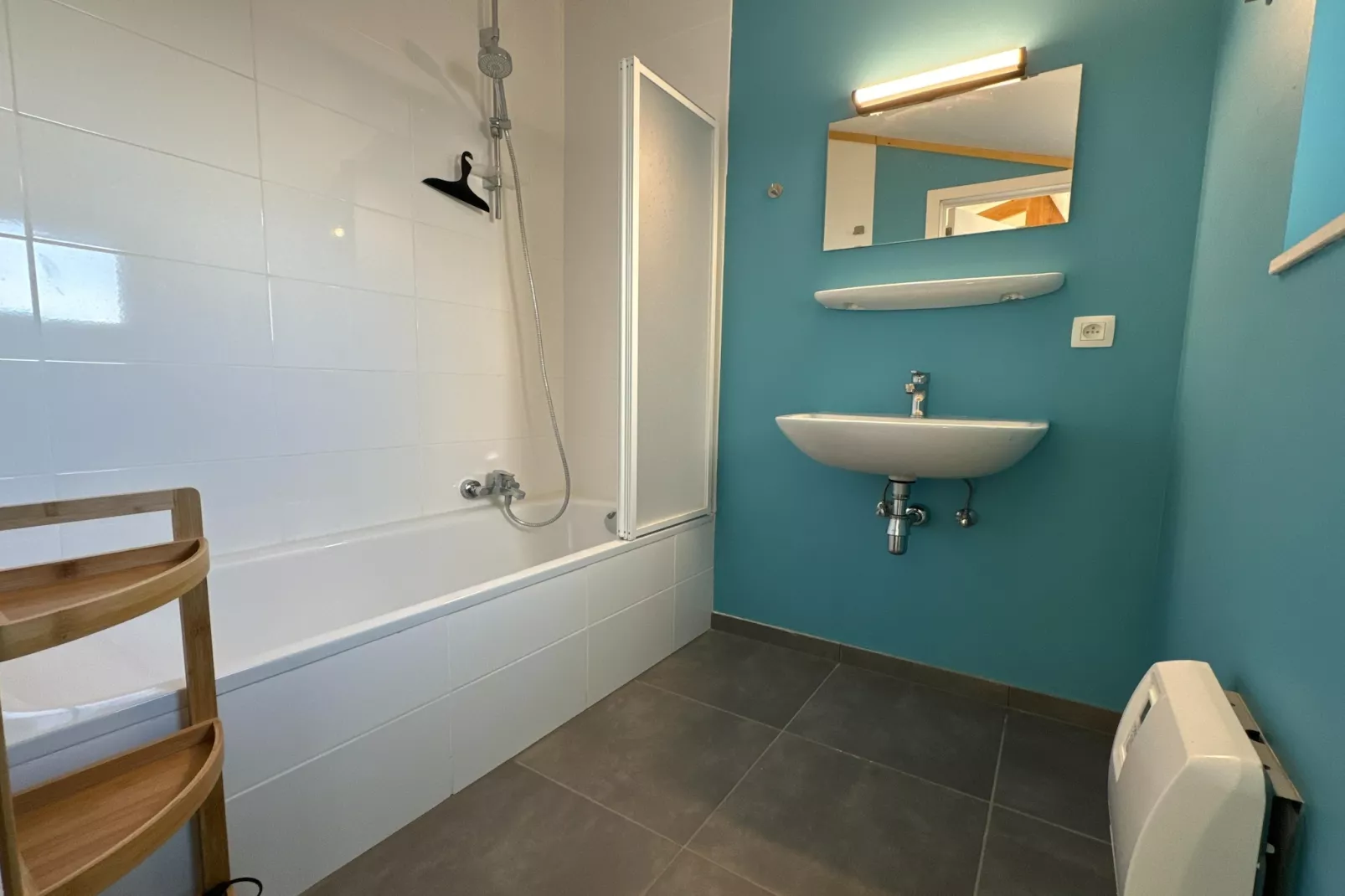 WH2 / 9-Bathroom