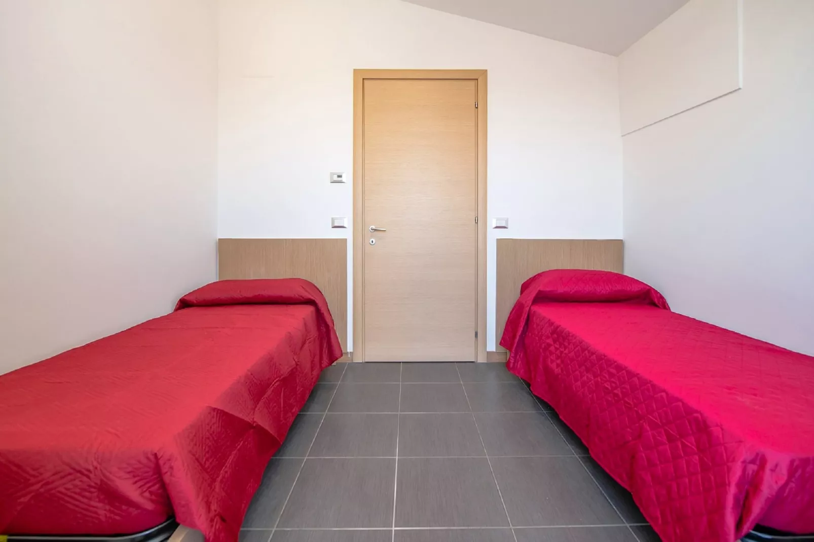 Trilo 6 Pax-Bedroom