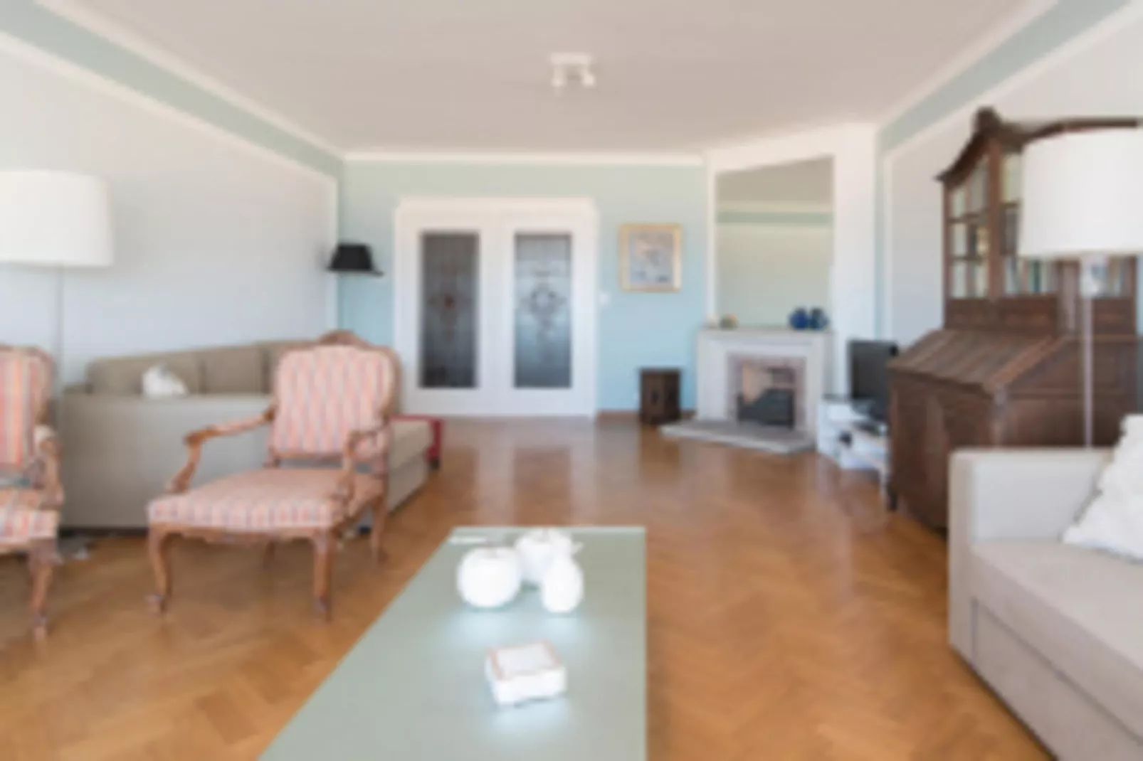 Continental-Living room