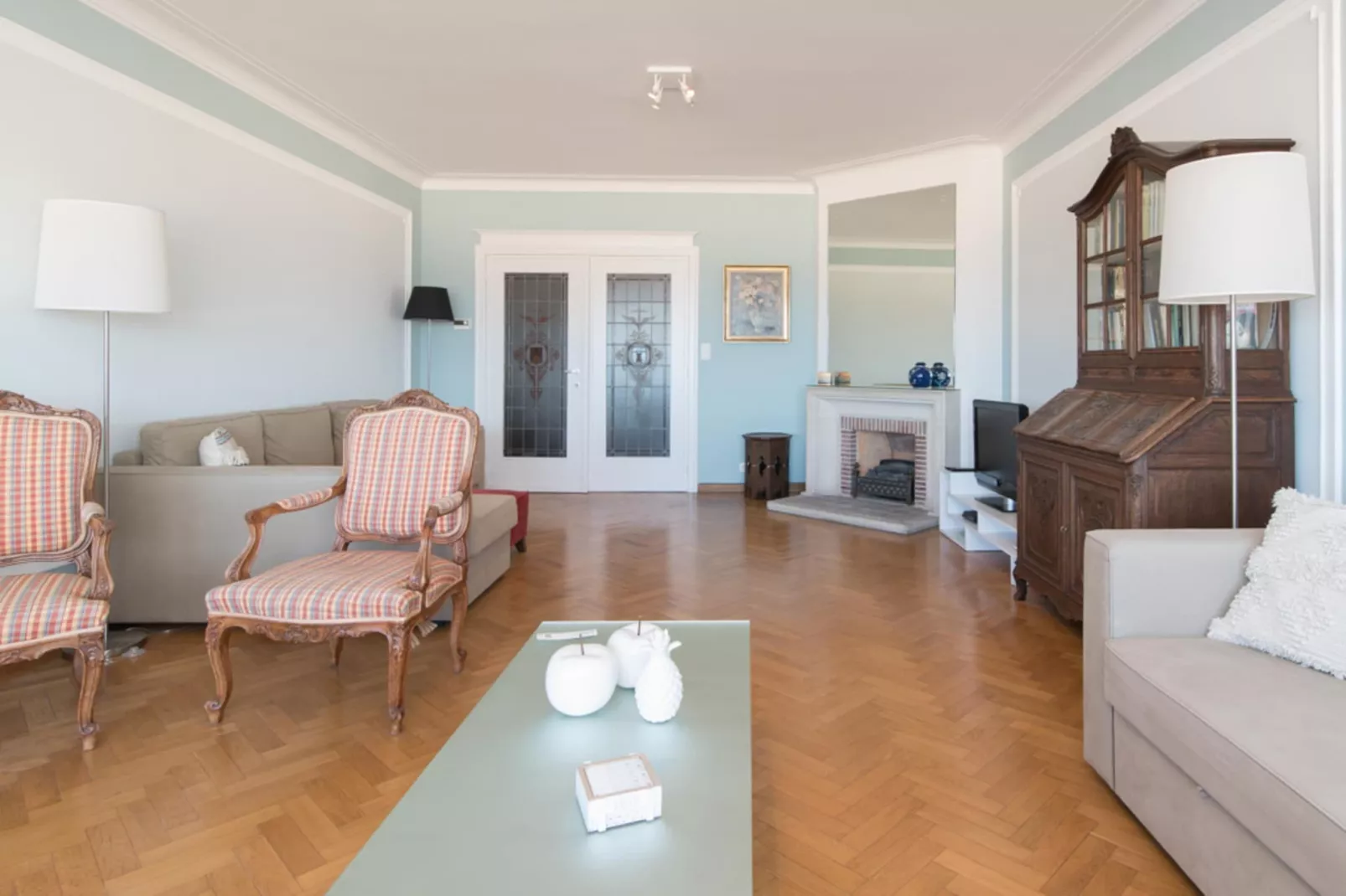 Continental-Living room