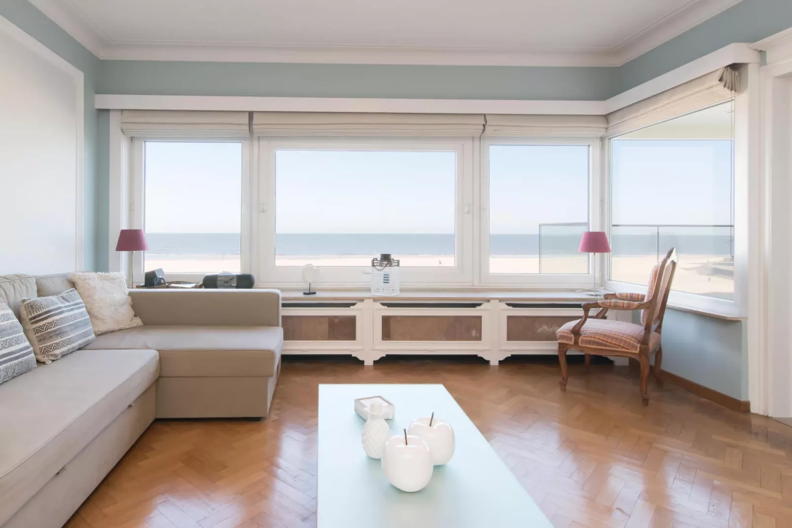 Continental-Living room