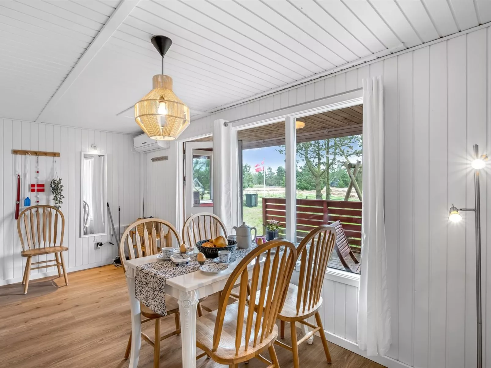 "Knud" - 2.5km from the sea-Inside