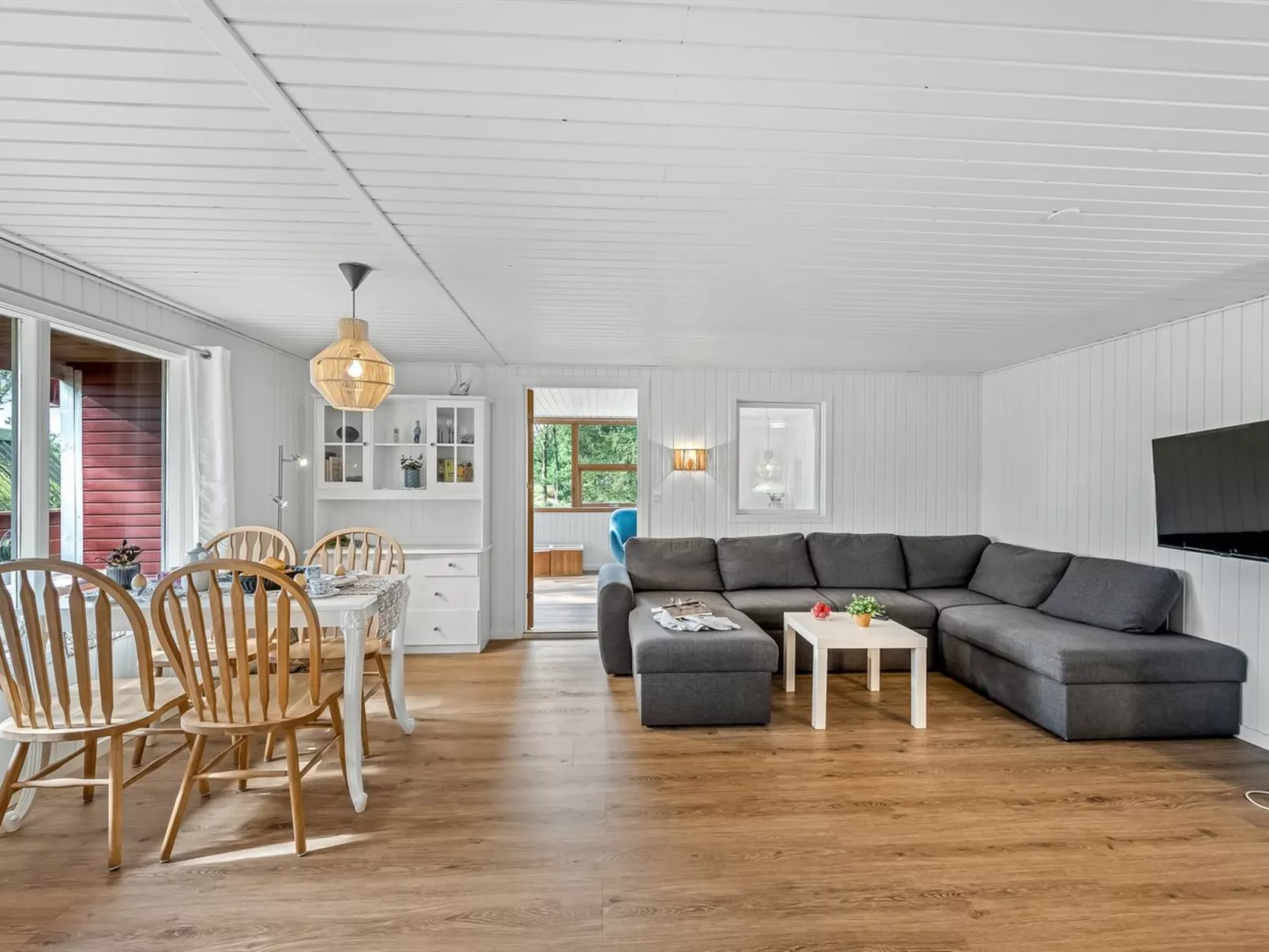 "Knud" - 2.5km from the sea-Inside
