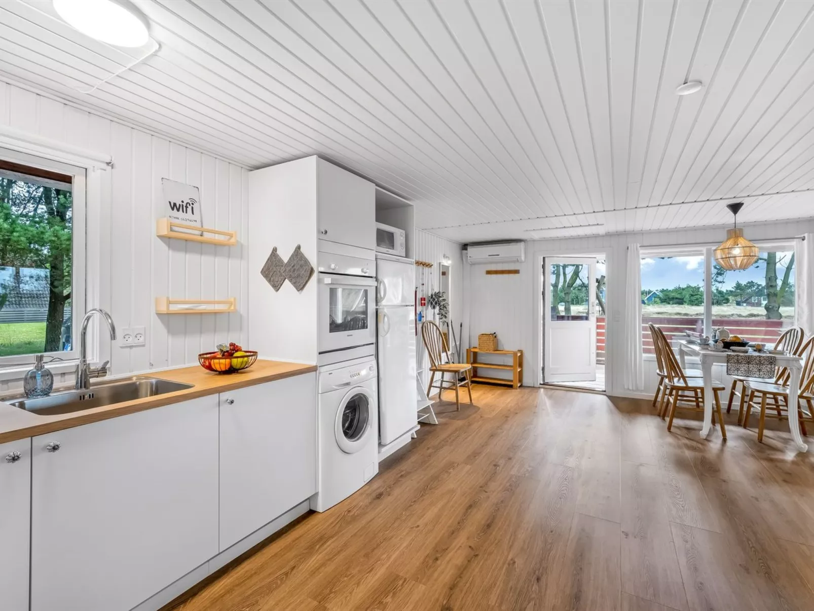 "Knud" - 2.5km from the sea-Inside